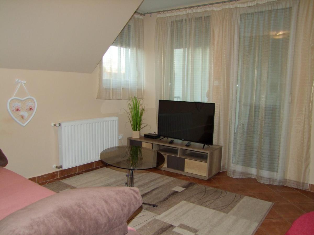 Greta Apartman Hajduszoboszlo Bagian luar foto