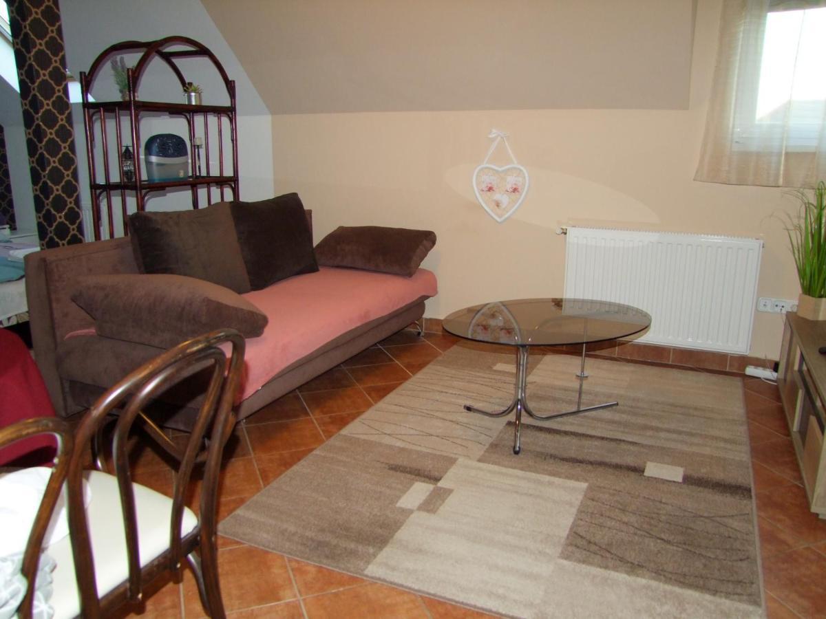 Greta Apartman Hajduszoboszlo Bagian luar foto