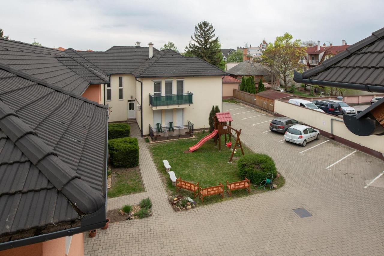 Greta Apartman Hajduszoboszlo Bagian luar foto